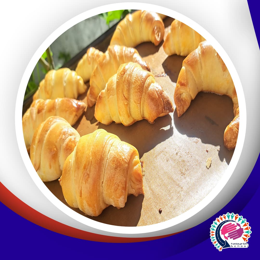 ارائه کار عملی دانش آموزان در کارگاه نان